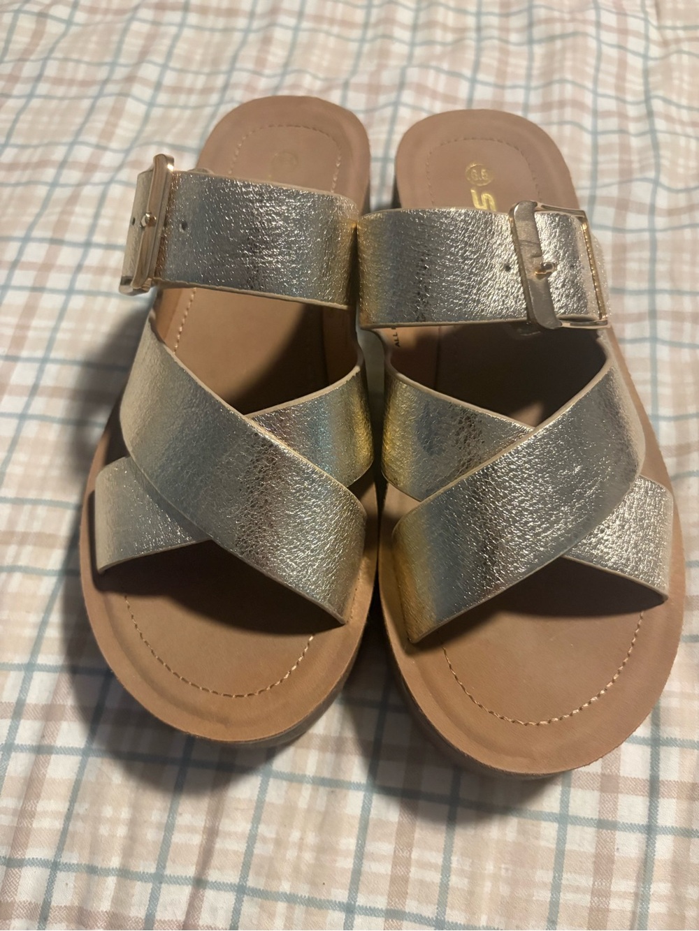 SODA Women’s Metallic Silver Strappy Buckle Sandals Size 6.5M Casual Summer